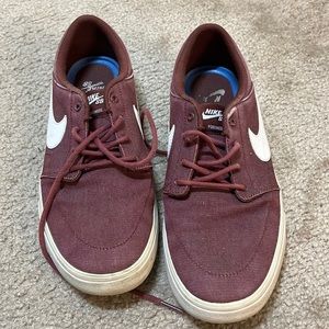 Nike SB Portmore Maroon and White Size 9